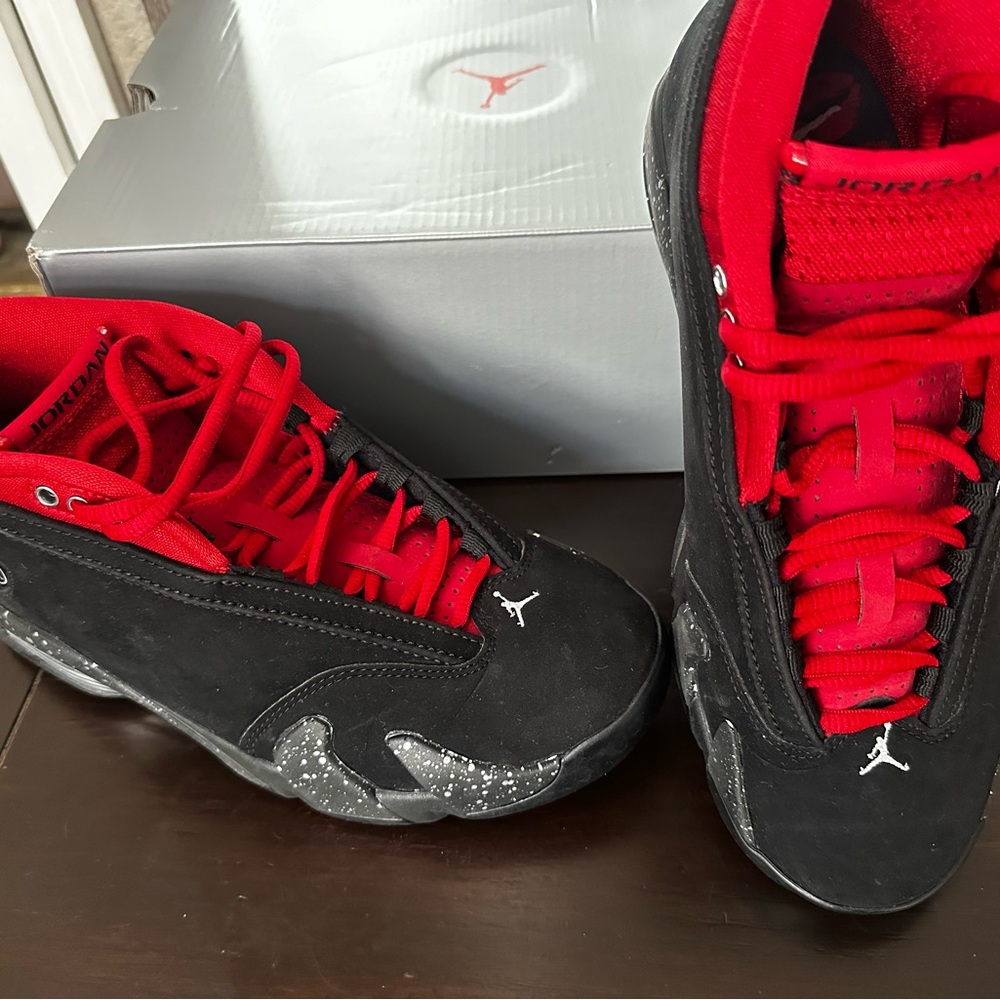 Excellent pre-worn Jordan 14’s, size 8W